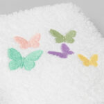 TOALLA DE VISITA BORDADA MARIPOSAS CLARAS - Imagen 2